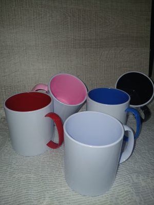 Caneca louça interior cores