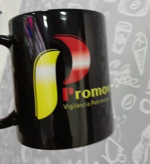 Caneca toda preta, alça interior e exterior 325ml