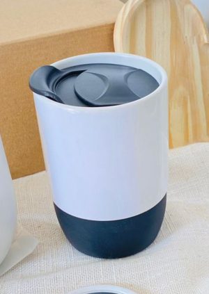 Copo louça 325ml, com tampa e base de silicone